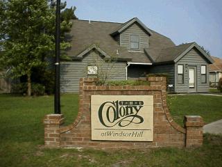 Entrance to The Colony in Windsor Hill Plantation