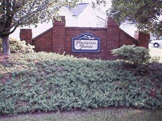 Plantation Pointe entrance in Windsor Hill Plantation