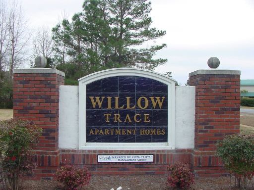 Entrance to Willow Trace apartments in Windsor Hill Plantation